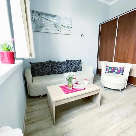 Apartament-Konsulat Srodmiescie Apartment *